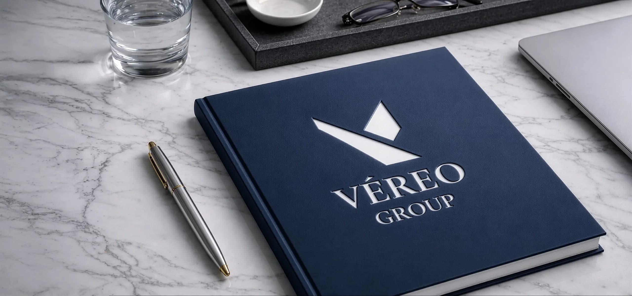 Véreo Real Estate Group corporate visual identity